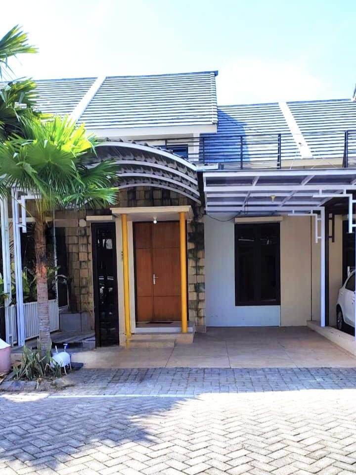 Dijual Rumah Siap Huni Lokasi Permata Terrace Manyar Gresik - Image 1