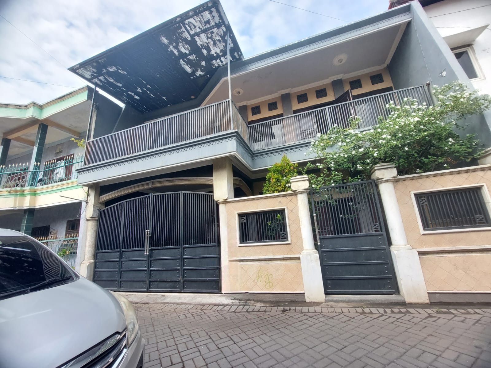 Dijual Rumah 2 Lantai Strategis Kedinding Lor Surabaya Utara - Image 1