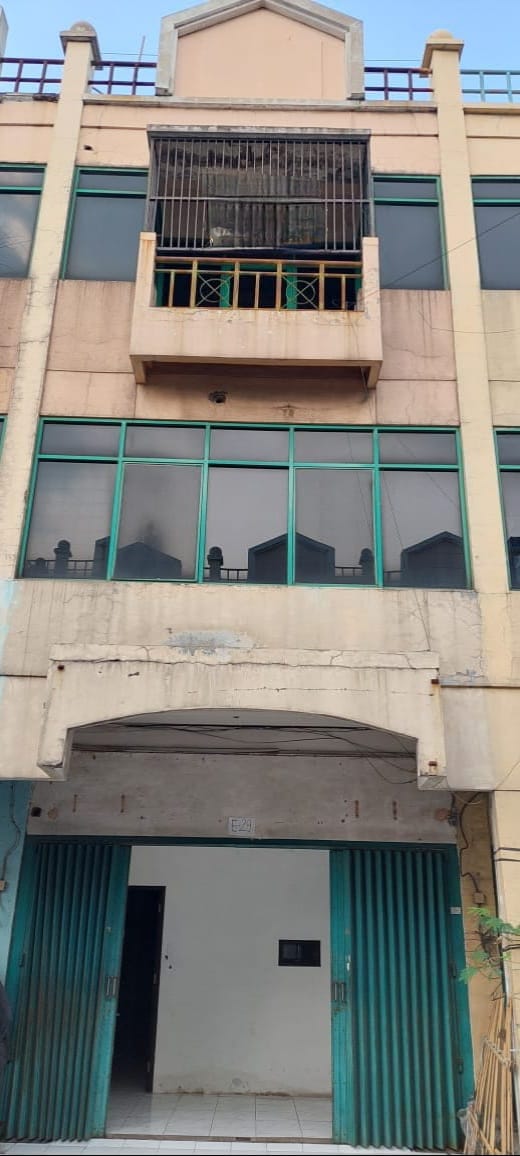 Sewa Ruko 3 Lantai Strategis Pengampon Square Surabaya Utara - Image 1