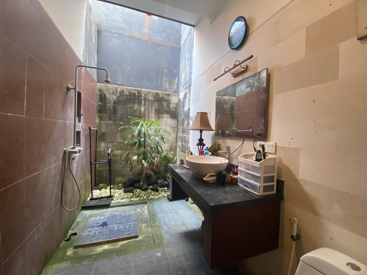 Disewakan Rumah Villa Eksklusif di Tropic Residence Jimbaran Bali - Thumbnail 4