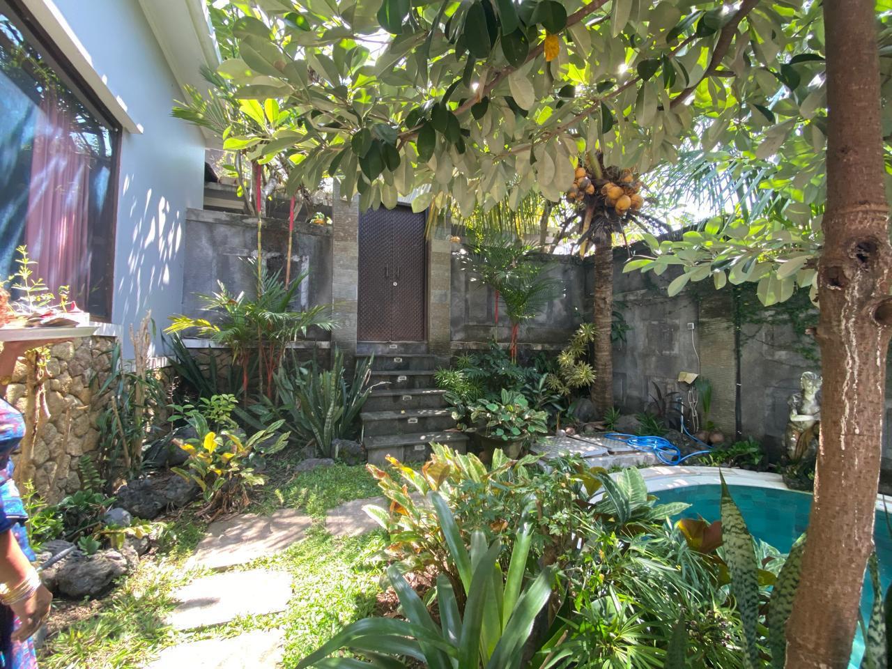 Disewakan Rumah Villa Eksklusif di Tropic Residence Jimbaran Bali - Image 1