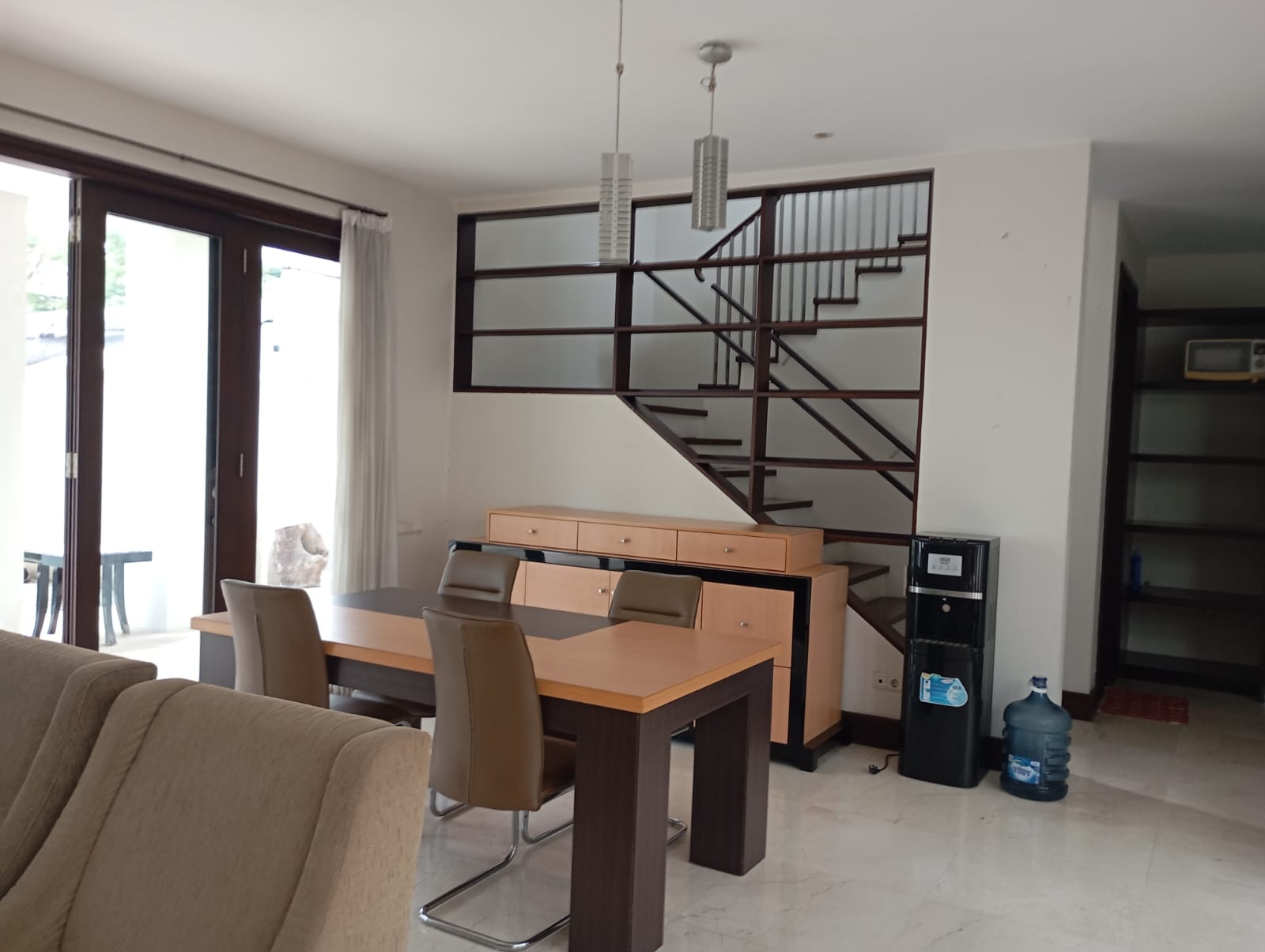 Dijual Rumah Mewah Akses Mudah di Isen International Living Surabaya Barat - Image 1