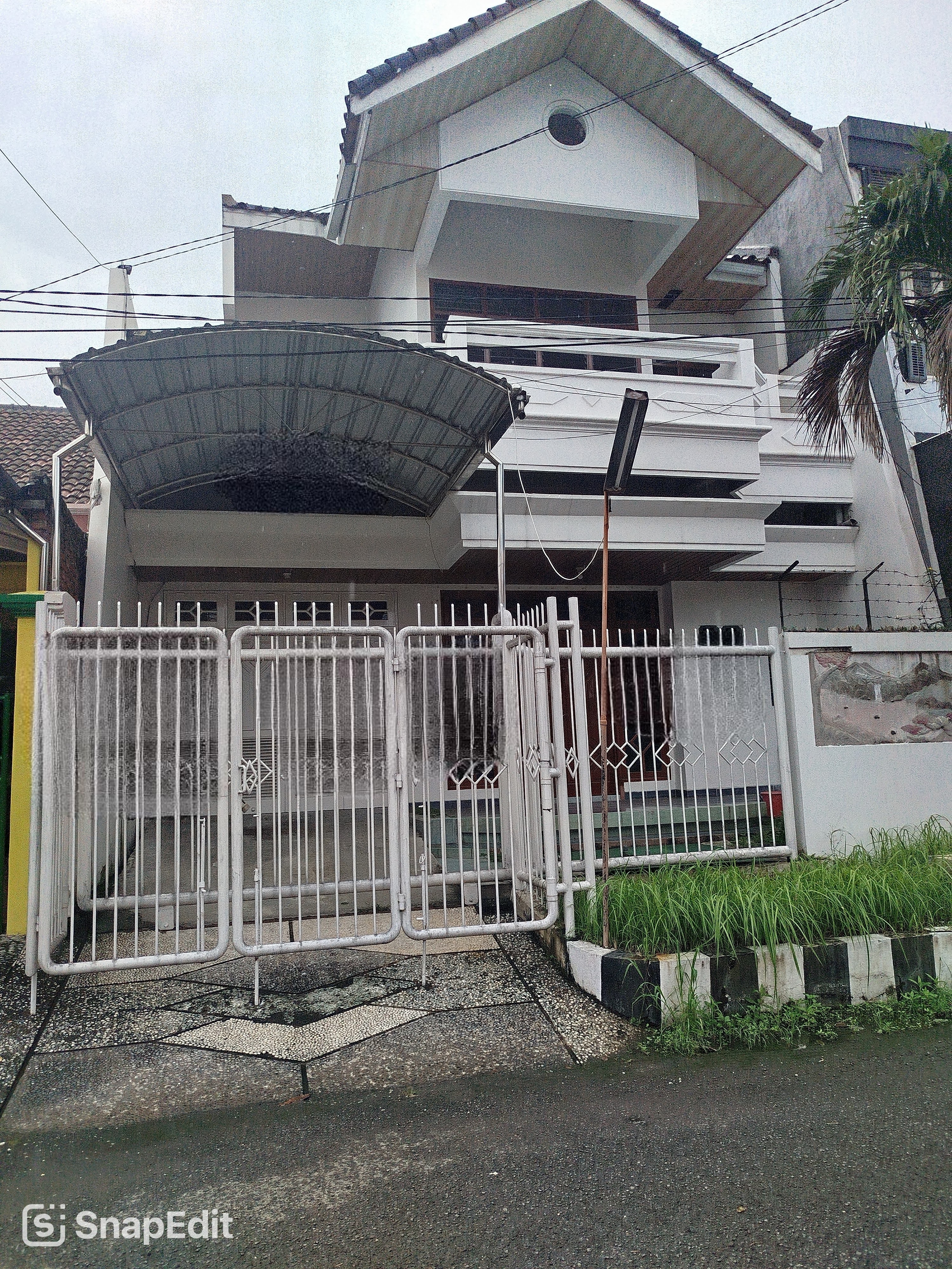 Dijual/Disewakan Rumah Kawasan Premium di Surabaya Barat - Image 1