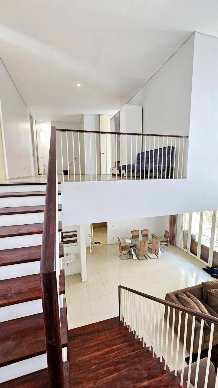 Rumah Disewakan Lokasi Strategis Murah Greenlake Citraland Surabaya Barat - Thumbnail 2