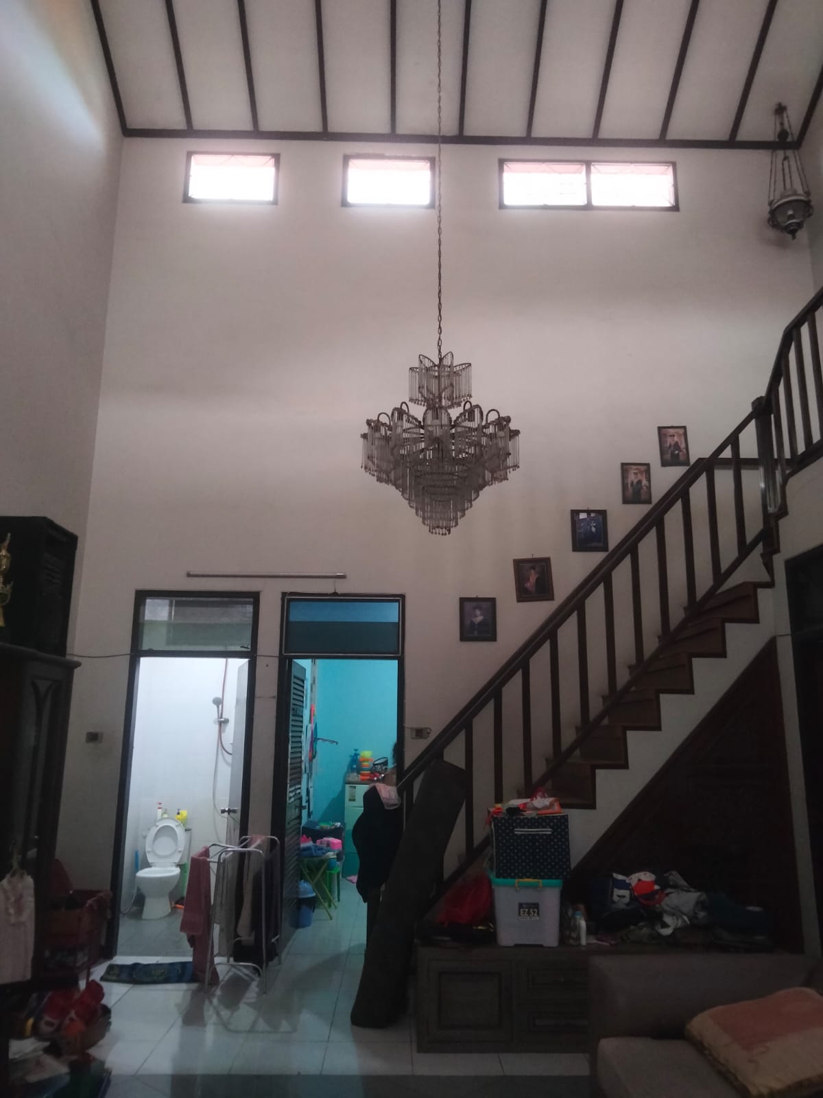 Jual Rumah Terawat 2 Lantai Manyar Tirtoyoso Lokasi Strategis Surabaya Timur - Thumbnail 4