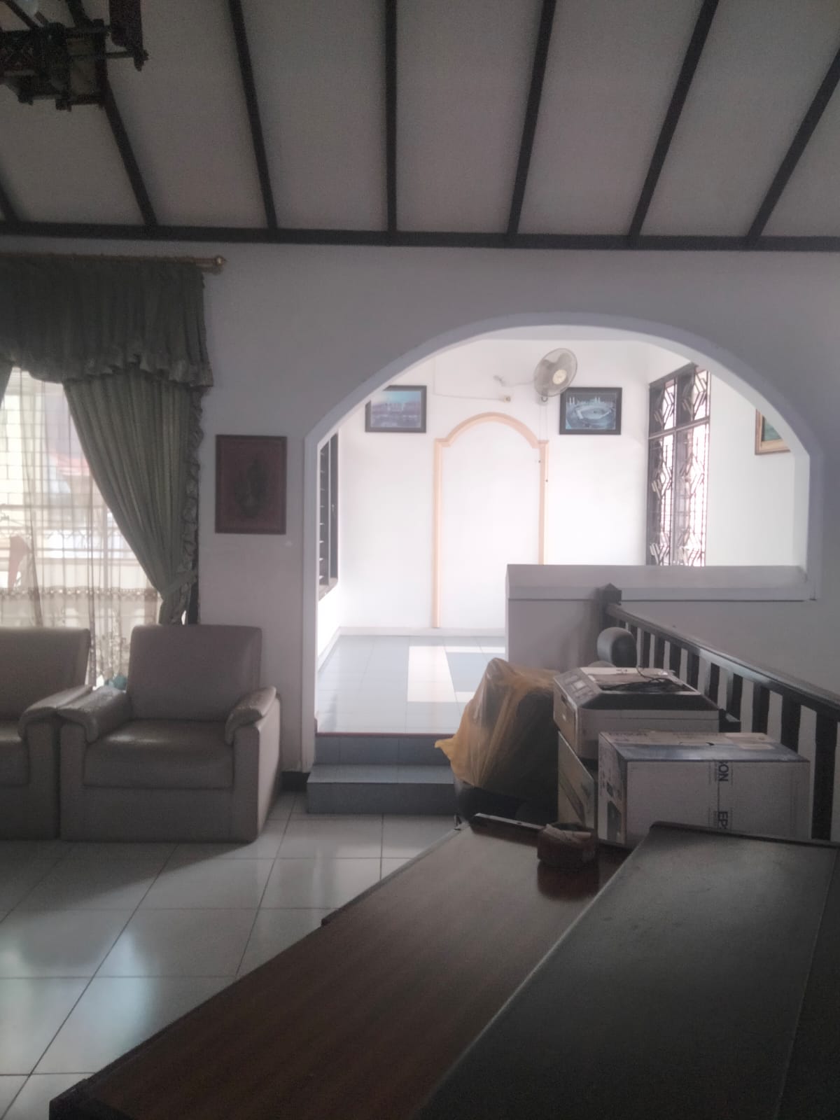 Jual Rumah Terawat 2 Lantai Manyar Tirtoyoso Lokasi Strategis Surabaya Timur - Thumbnail 2