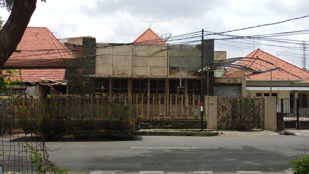 Rumah Dijual Lokasi Strategis di Jalan Sulawesi Surabaya Pusat - Image 1