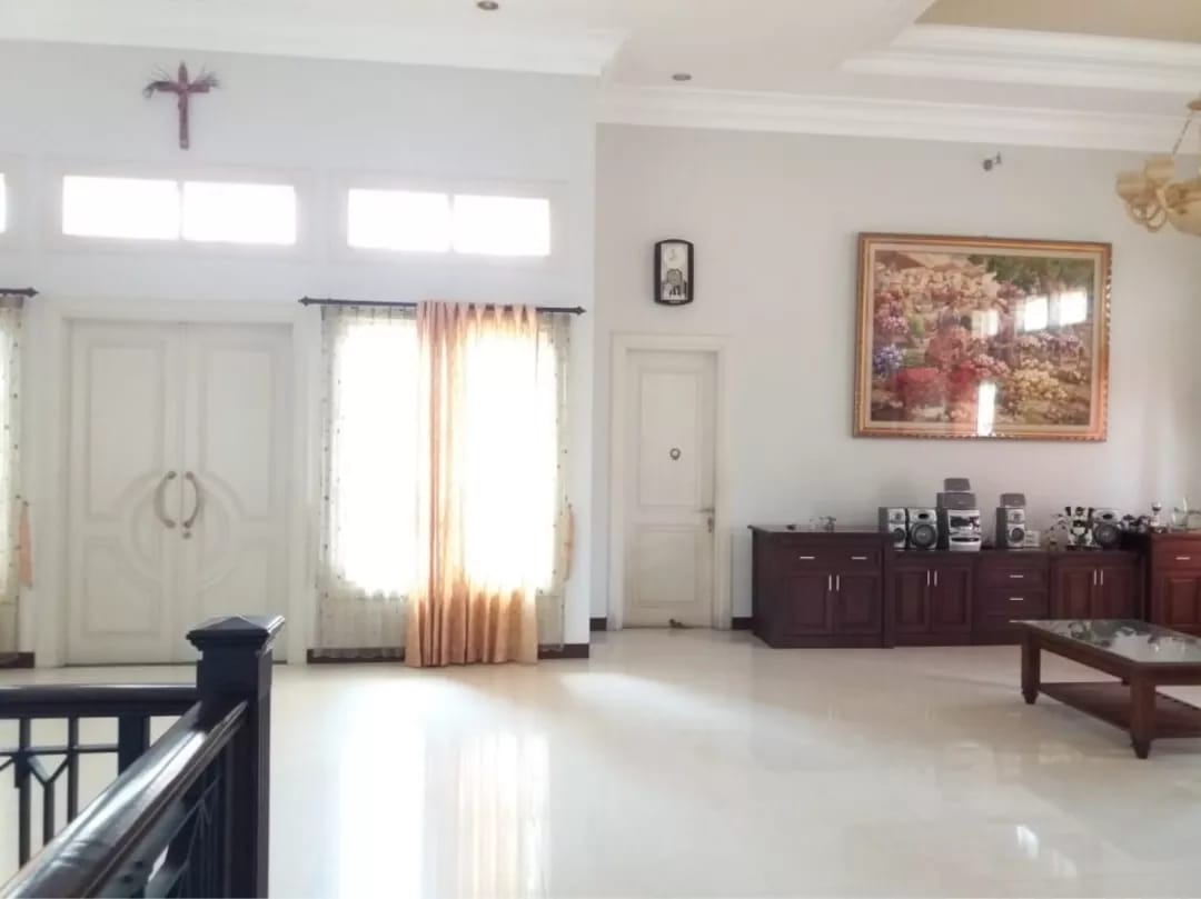 Rumah Mewah Dijual Lokasi Strategis Manyar Kertoarjo Surabaya Timur - Thumbnail 2