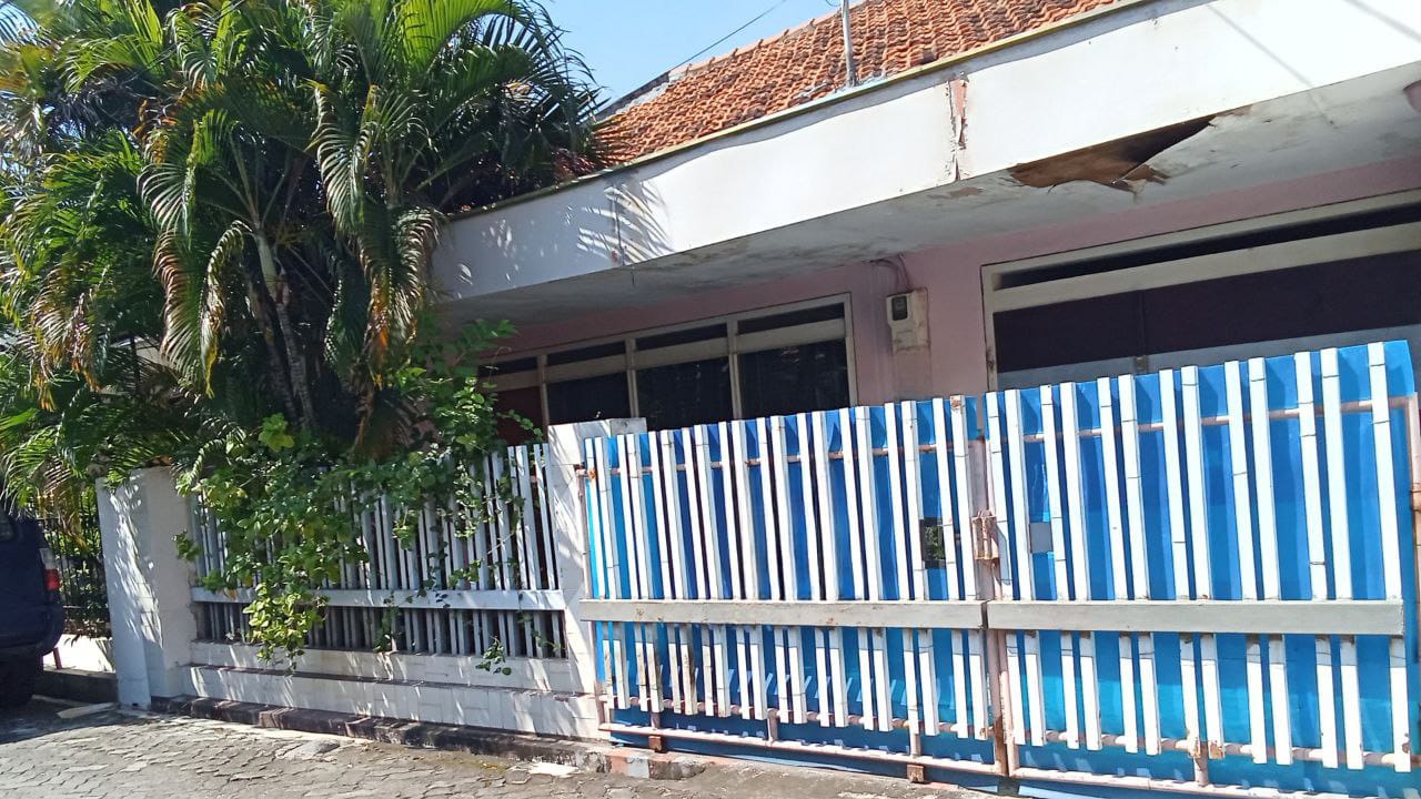 Rumah Nyaman Strategis Dijual di Daerah Ngagel Surabaya Timur - Image 1