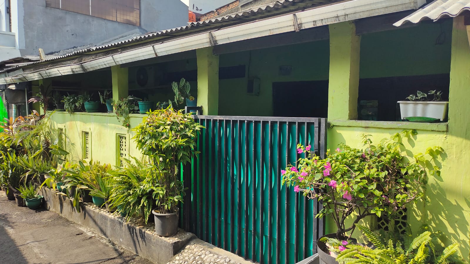 Dijual Rumah dan Warung Usaha Lokasi Strategis di Cipinang Jakarta Timur - Image 1