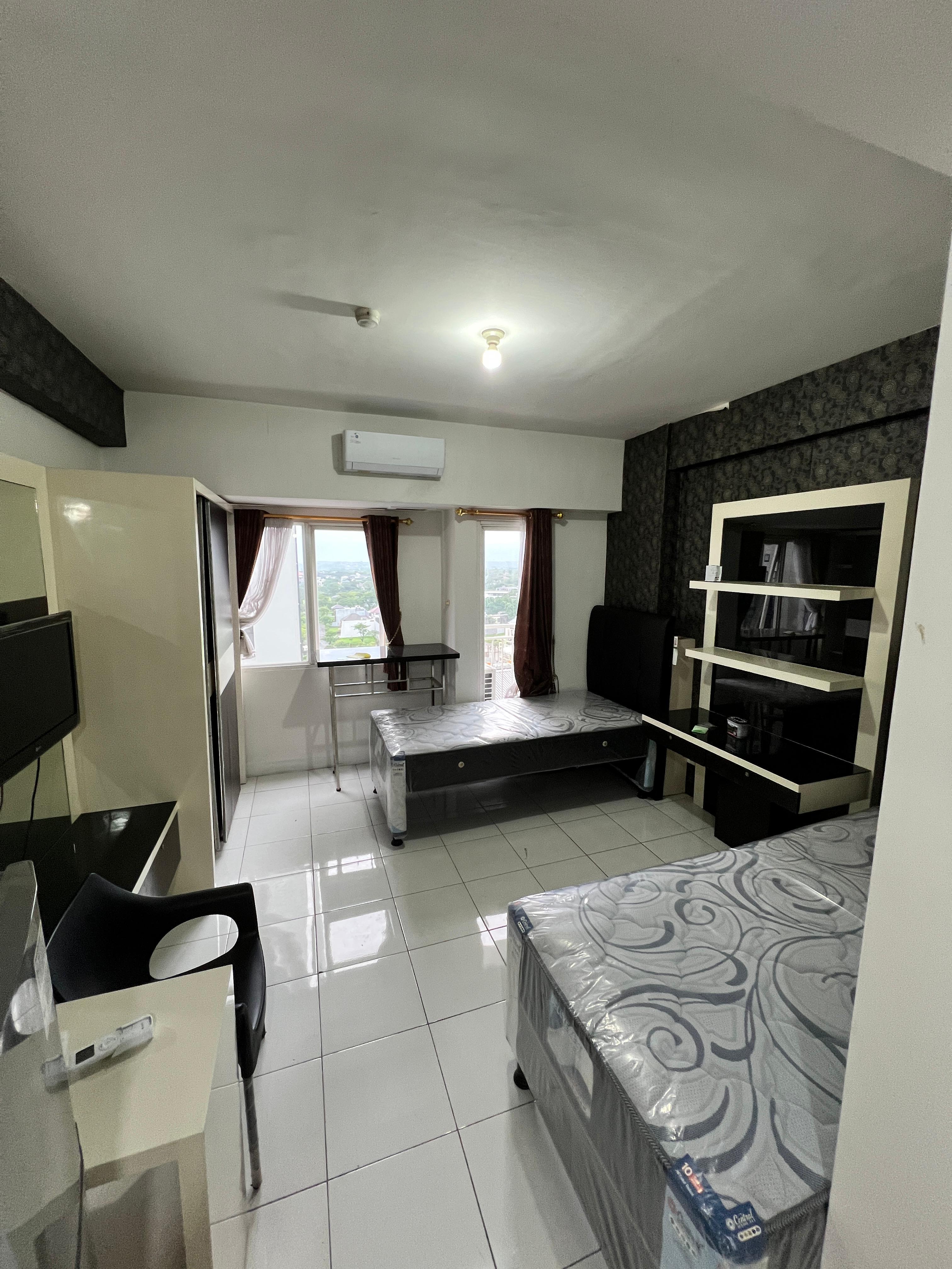 Sewa Apartemen Berkeley Tipe Studio Fully Furnished Citraland Lokasi Strategis Surabaya Timur - Image 1