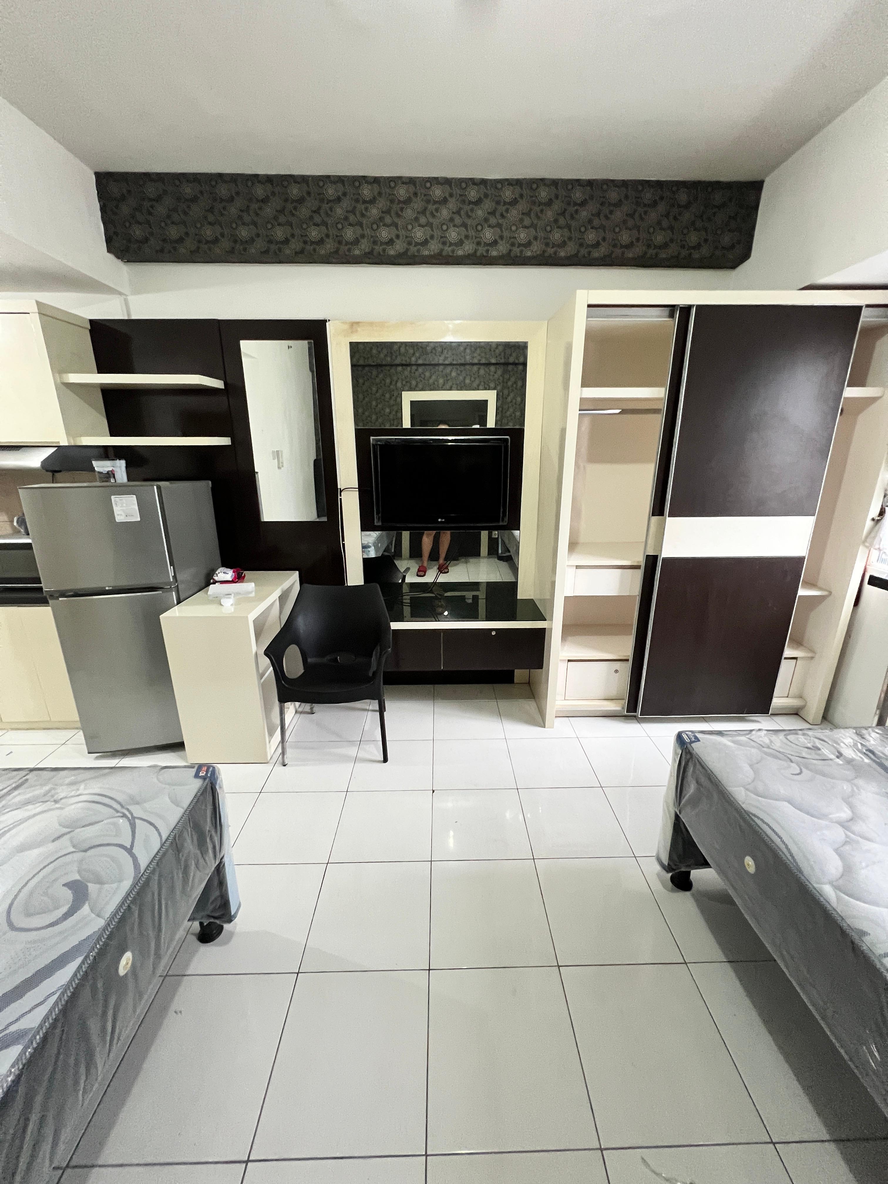 Sewa Apartemen Berkeley Tipe Studio Fully Furnished Citraland Lokasi Strategis Surabaya Timur - Thumbnail 2