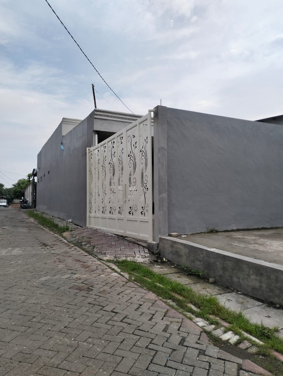 Dijual Rumah Plus Toko Lokasi Strategis di Raya Bangkingan Surabaya Barat - Image 1