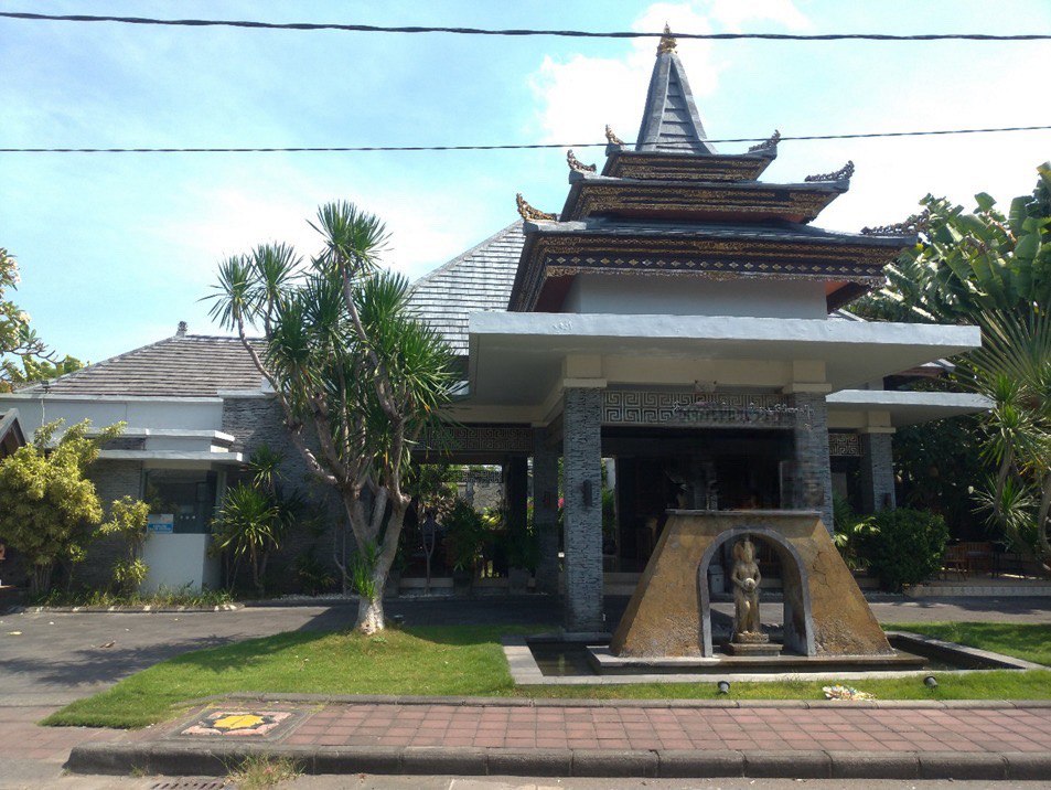 Dijual Lelang Vila Nol Jalan Raya Mewah Strategis Seminyak Bali - Image 1