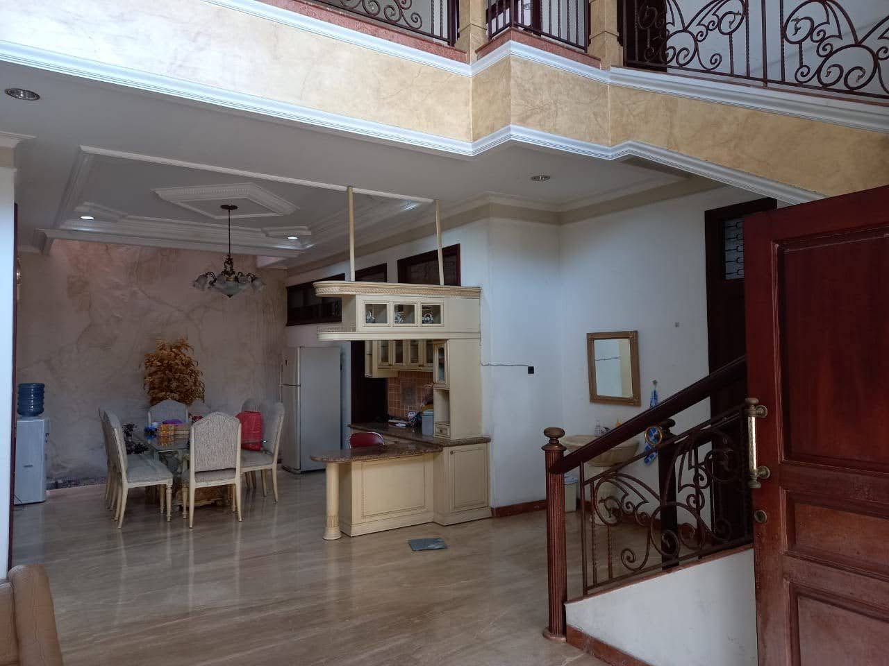 Dijual Rumah Mewah Tengah Kota Seruni Surabaya Pusat - Image 1