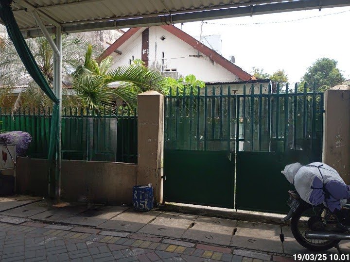 Dijual Rumah Luas Lokasi Strategis di Rangkah Surabaya Timur - Image 1