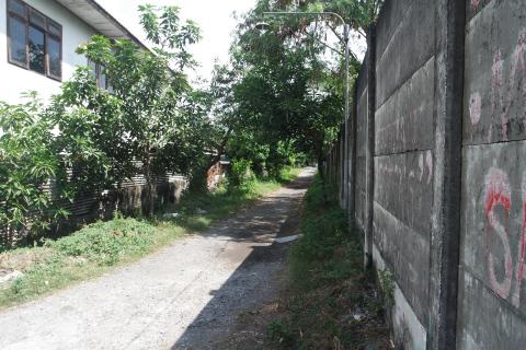 Dijual Tanah Lokasi Strategis Dekat RS & Supermarket di Kepuh Kiriman Waru Sidoarjo - Image 1