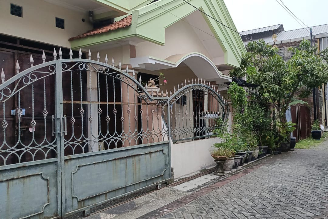 Jual Rumah Lokasi Strategis di Jambangan Sawahan Surabaya Selatan - Image 1