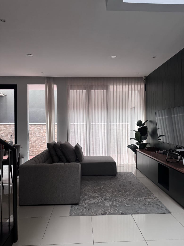 Jual Rumah Fully Furnished Crystal Golf Citraland Surabaya Barat - Image 1