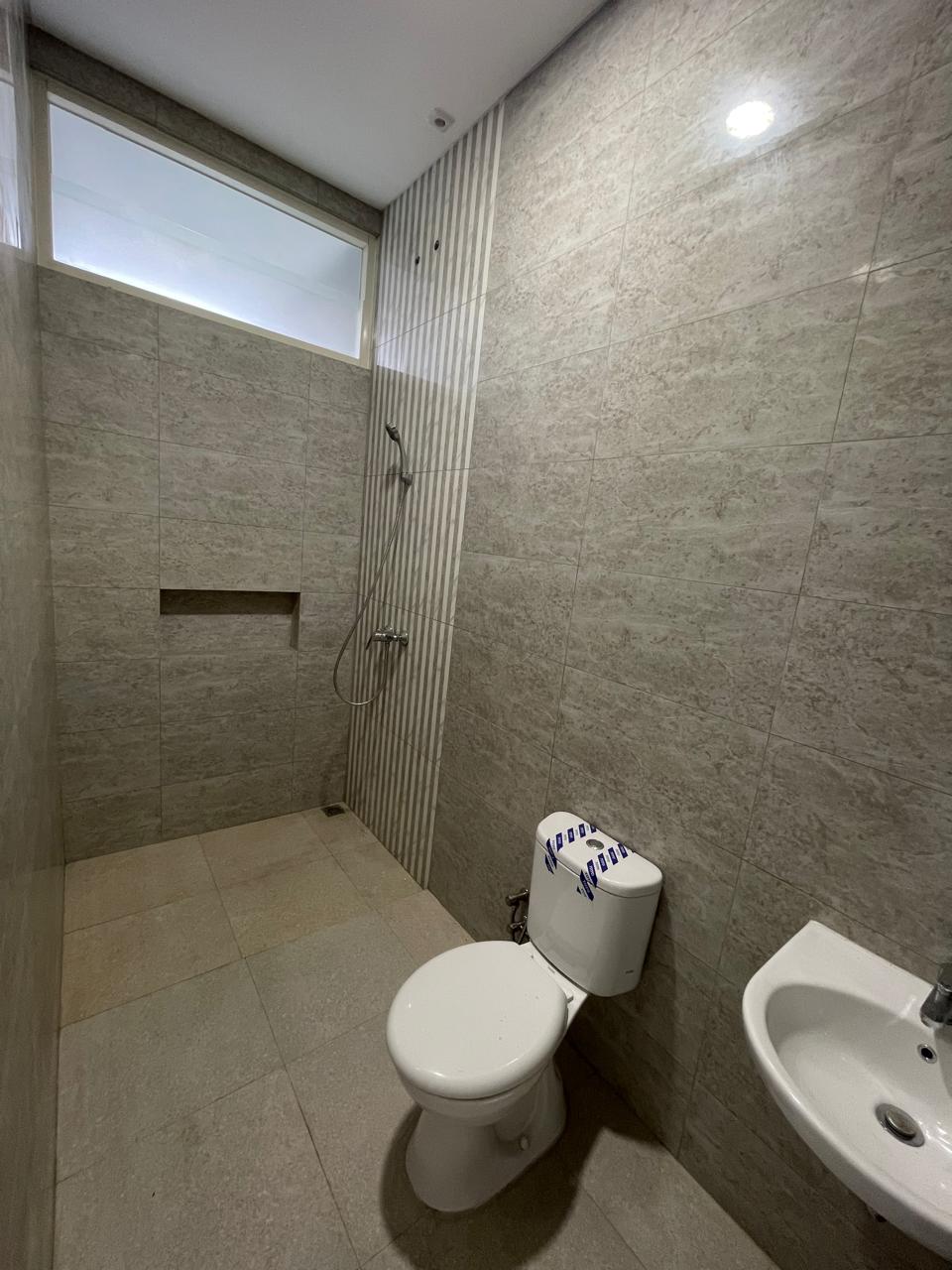 Jual Rumah 2 Lantai Baru Eksklusif Manyar Tirtoyoso Surabaya Timur - Thumbnail 4