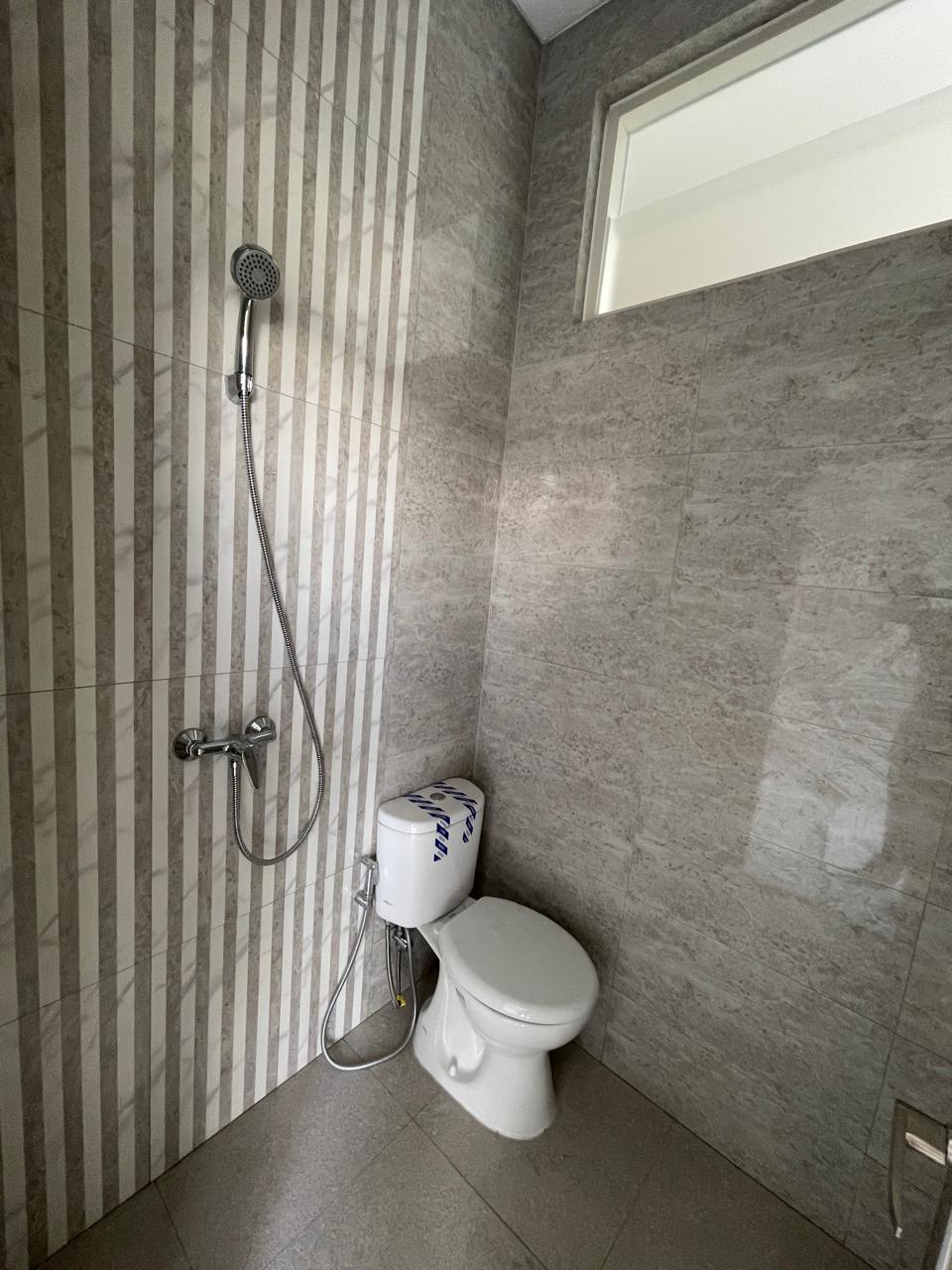 Jual Rumah Modern Minimalis 2 Lantai Manyar Tirtoyoso Surabaya Timur - Thumbnail 3