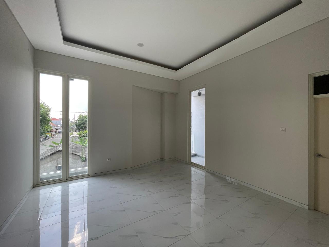 Jual Rumah Eksklusif Modern Minimalis di Manyar Tirtoyoso Surabaya Timur - Image 1