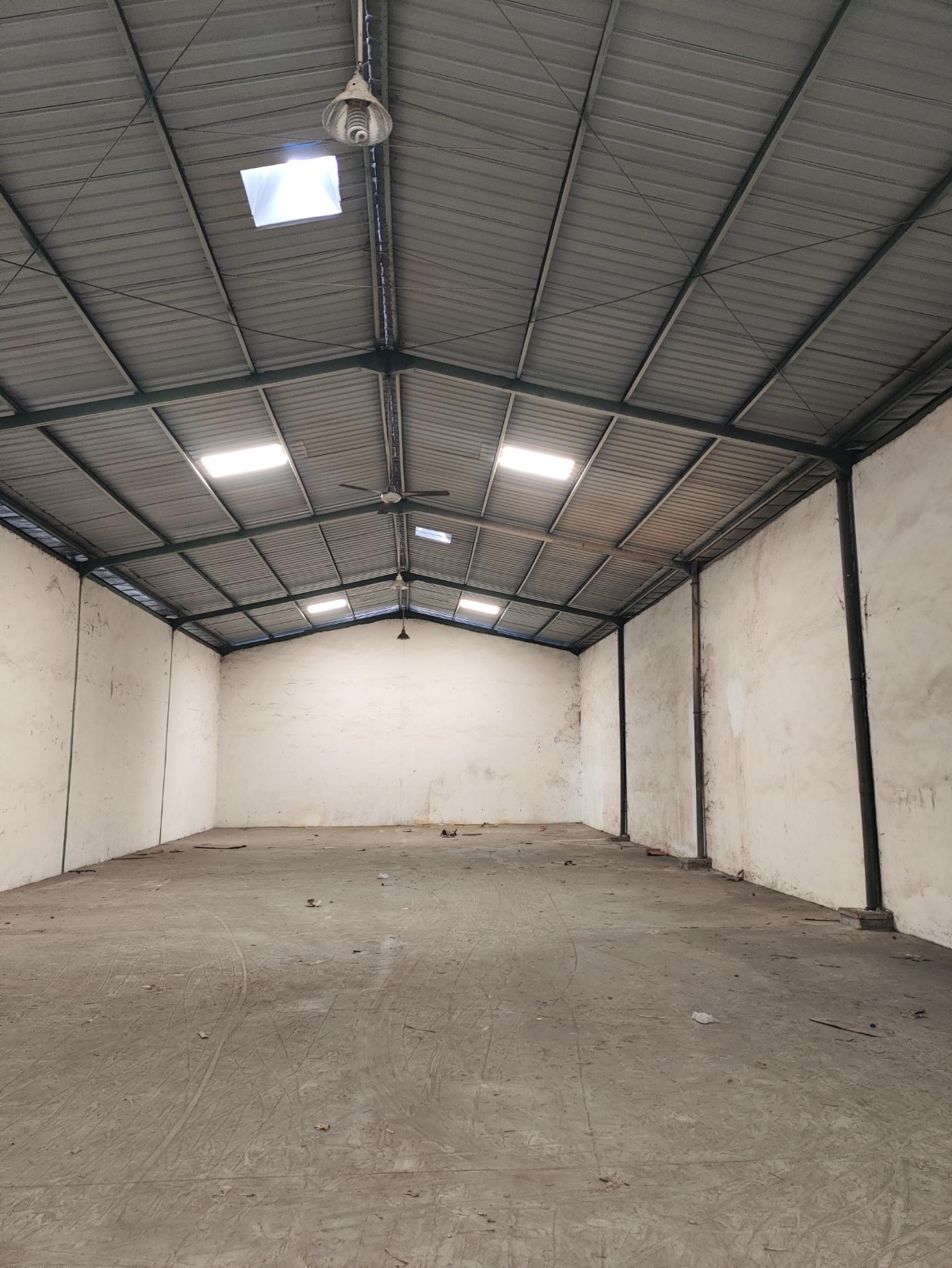 Dijual 2 Gudang Jejer Lokasi Strategis Pergudangan Margomulyo Permai Surabaya Barat - Thumbnail 3