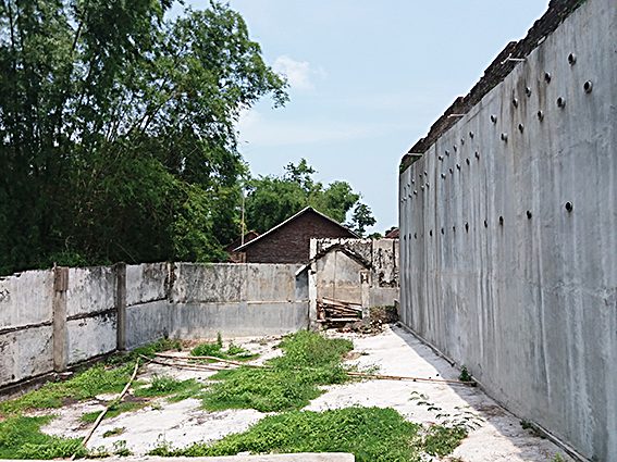 Dijual Gudang Lelang Lokasi Strategis Nol Jalan Raya Condong Probolinggo - Thumbnail 2