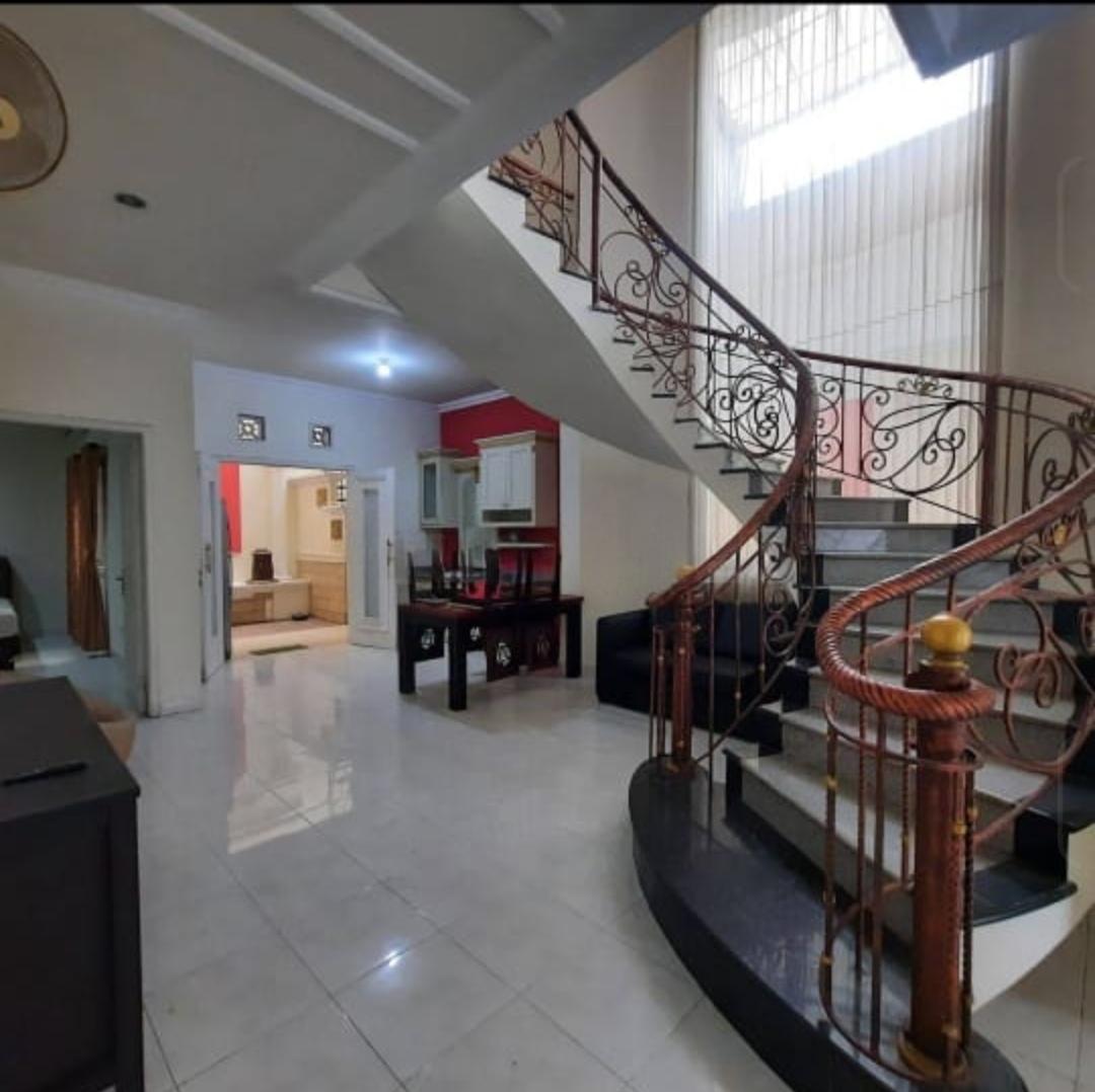 Dijual/Sewa Rumah Siap Huni 2 Lantai Sudah Renovasi Total di Surabaya Timur - Thumbnail 3