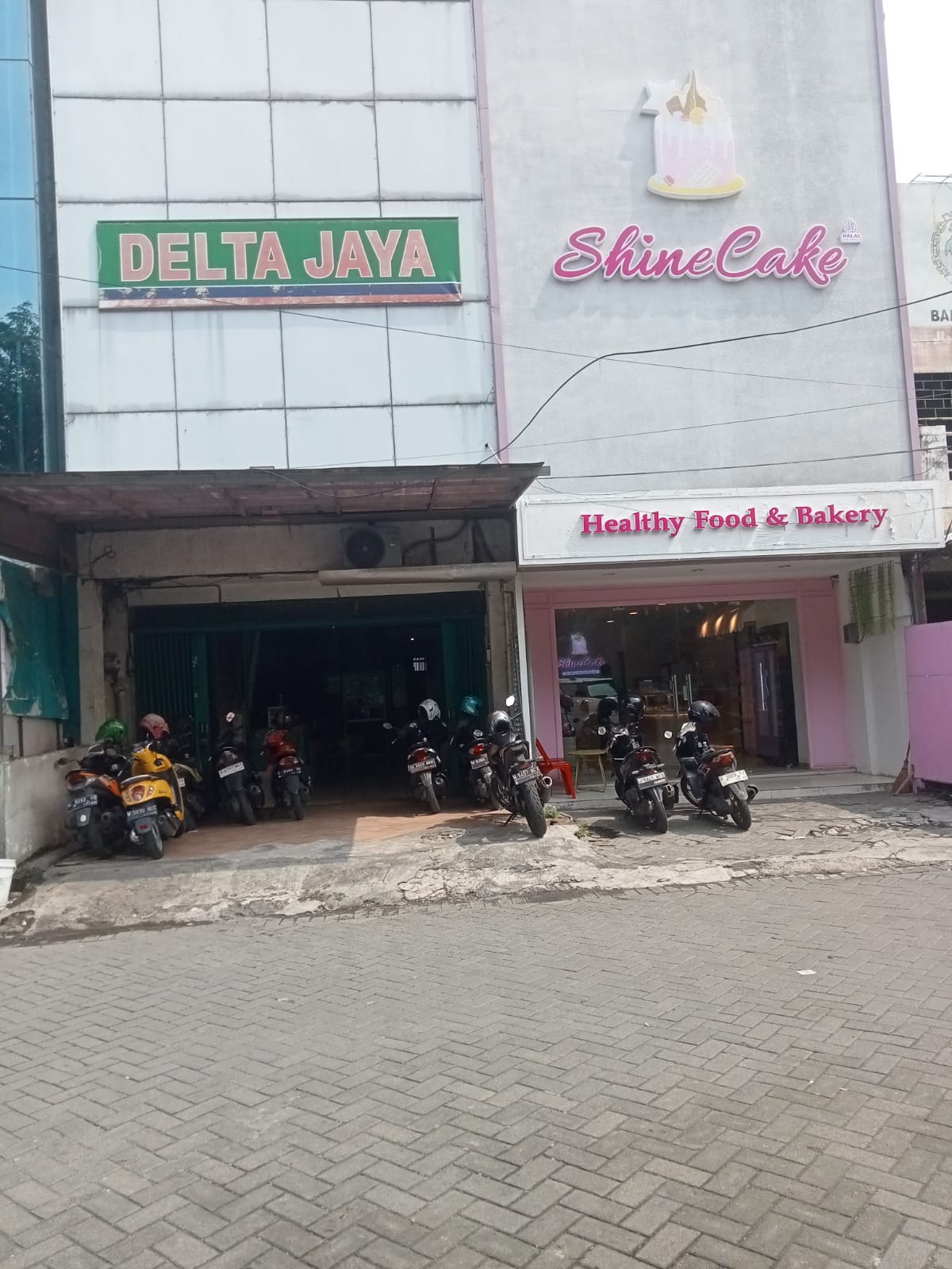 Disewakan Ruko 3 Lantai Dekat RS Delta Surya di Pondok Mutiara Sidoarjo - Image 1