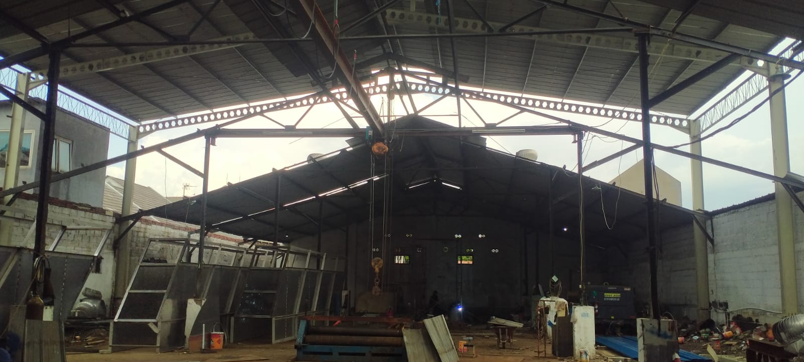 Disewakan Gudang Bangunan Baru Lokasi Strategis di Tropodo Sidoarjo - Image 1