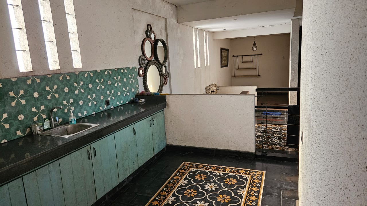 Dijual Tempat Usaha Strategis di Raya Demak Surabaya Utara - Thumbnail 2