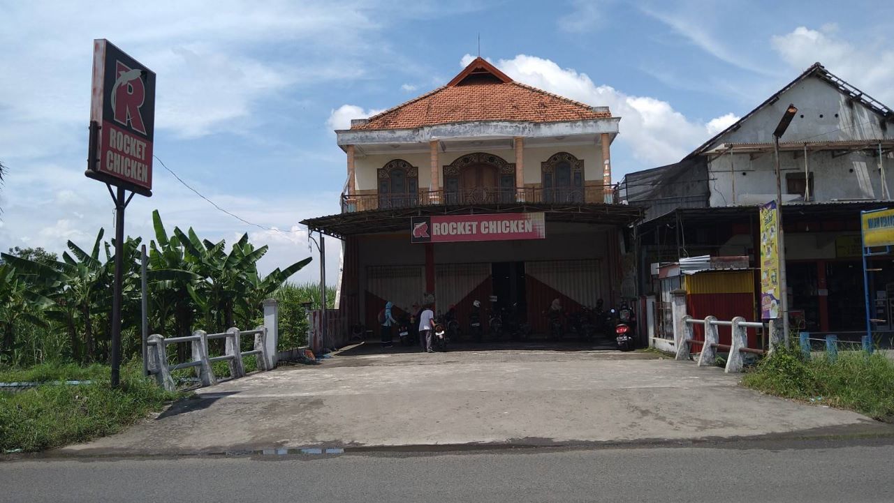 Dijual Lelang Rumah Usaha Terjangkau Lokasi Nol Jalan Raya Di Jombang - Image 1