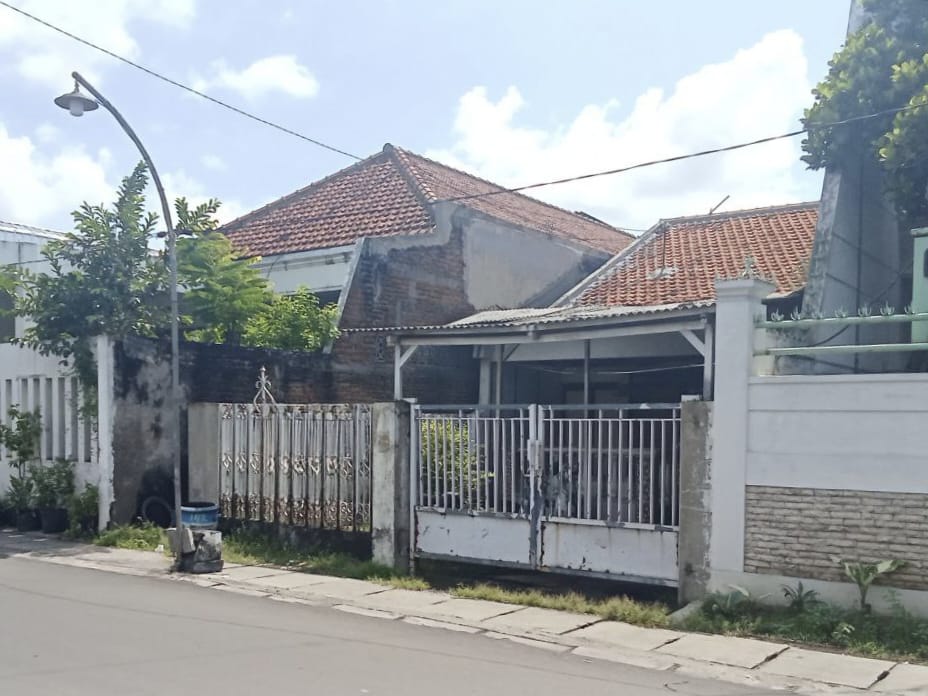 Dijual Rumah Lokasi Strategis Kawasan Petemon Surabaya Barat - Image 1