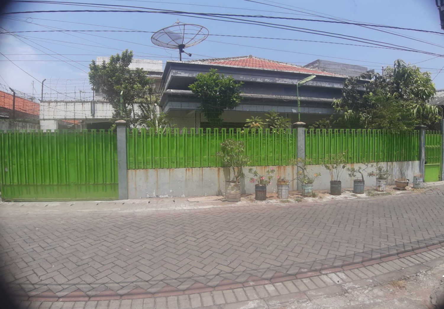 Dijual Rumah Terawat Lokasi Strategis di Pandansari Surabaya Timur - Image 1
