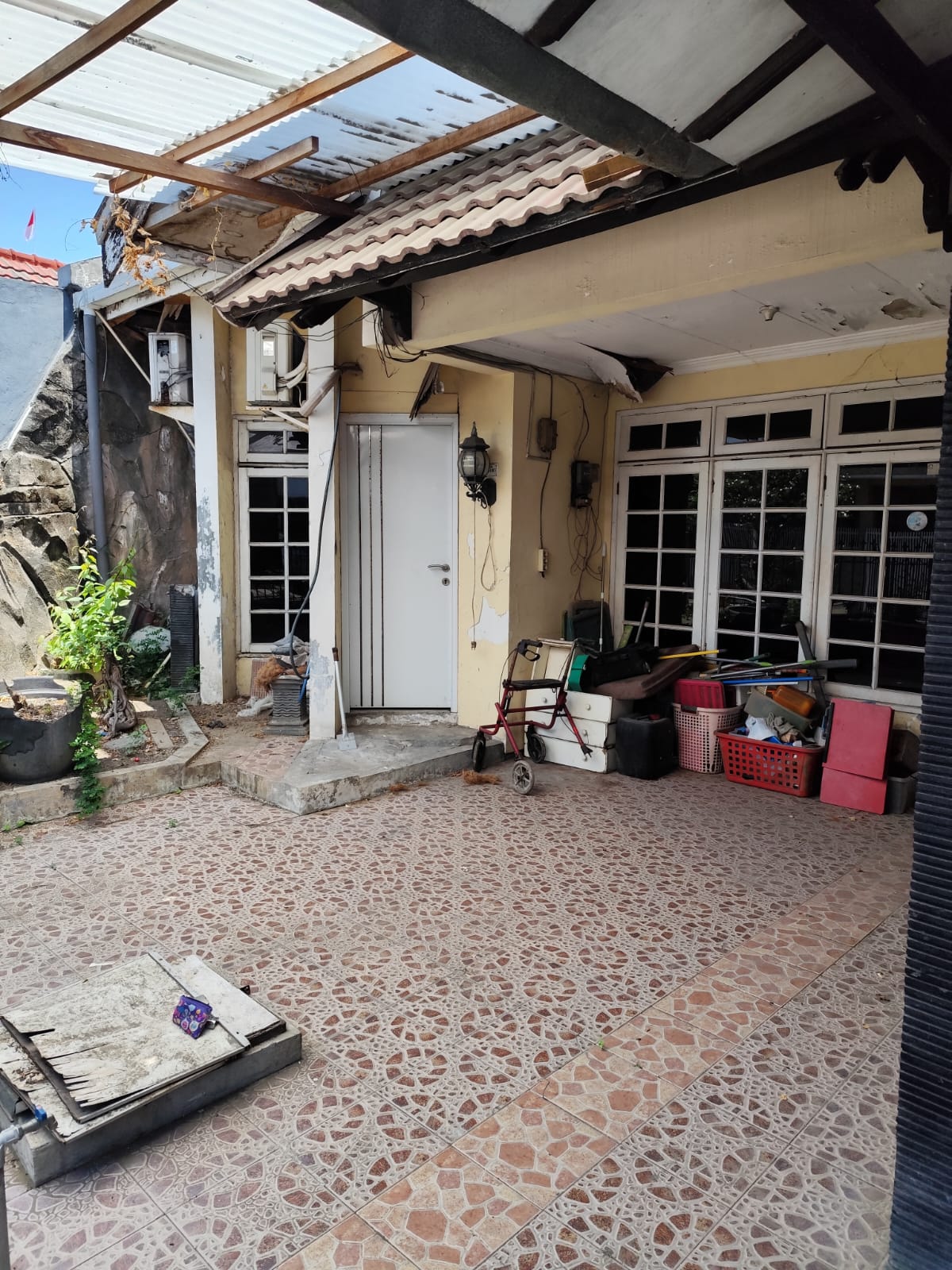 Dijual Rumah Hitung Tanah Taman Pondok Indah Wiyung Surabaya Barat - Image 1