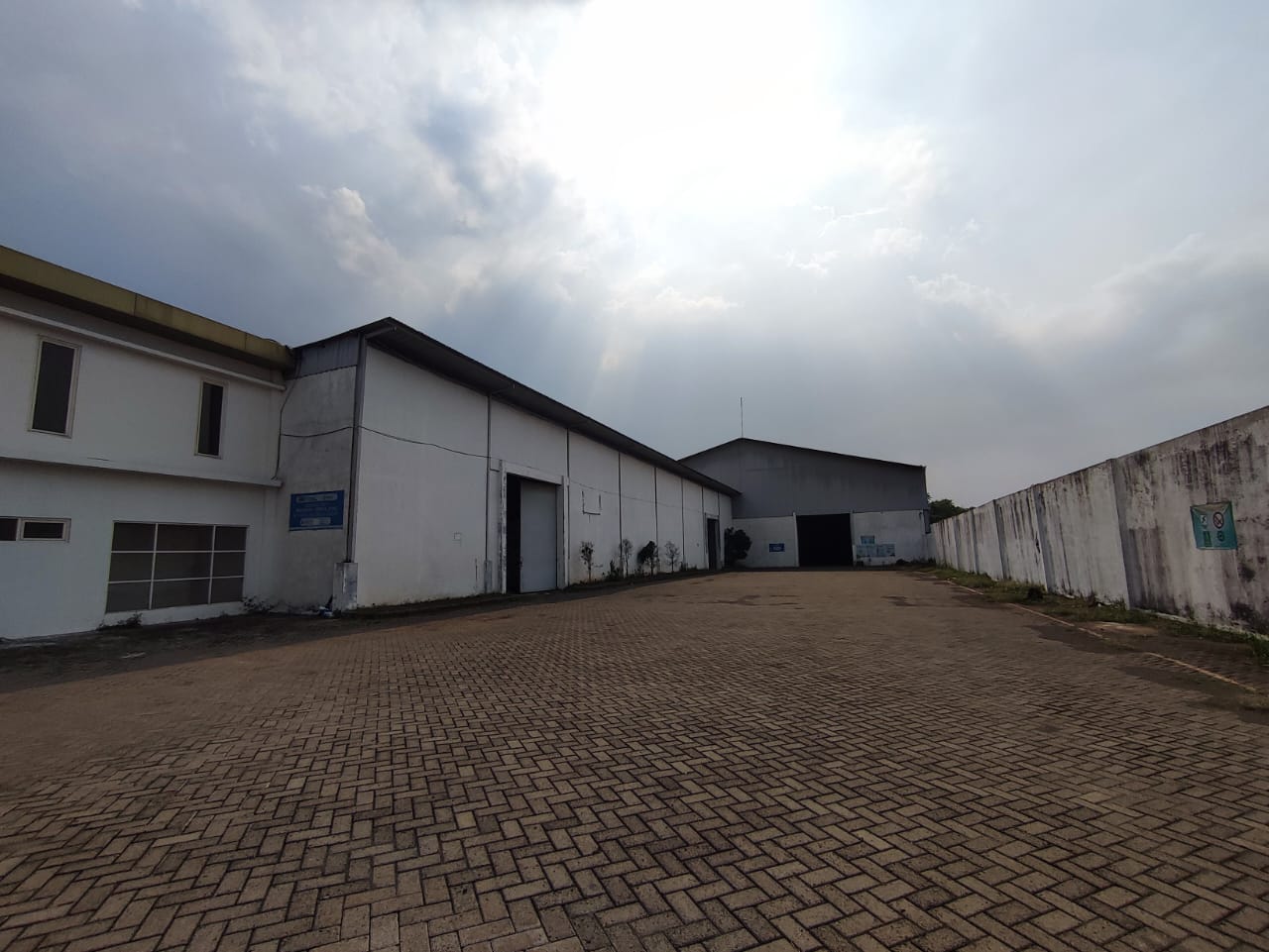 Disewakan Gudang Strategis Lokasi Premium Jalan Raya Bypass Gempol Sidoarjo - Thumbnail 3