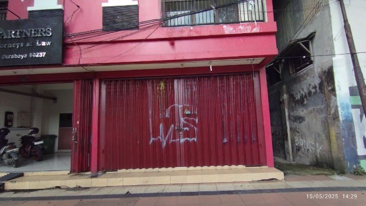 Ruko Dijual Strategis Lokasi di A Yani Surabaya Selatan - Image 1