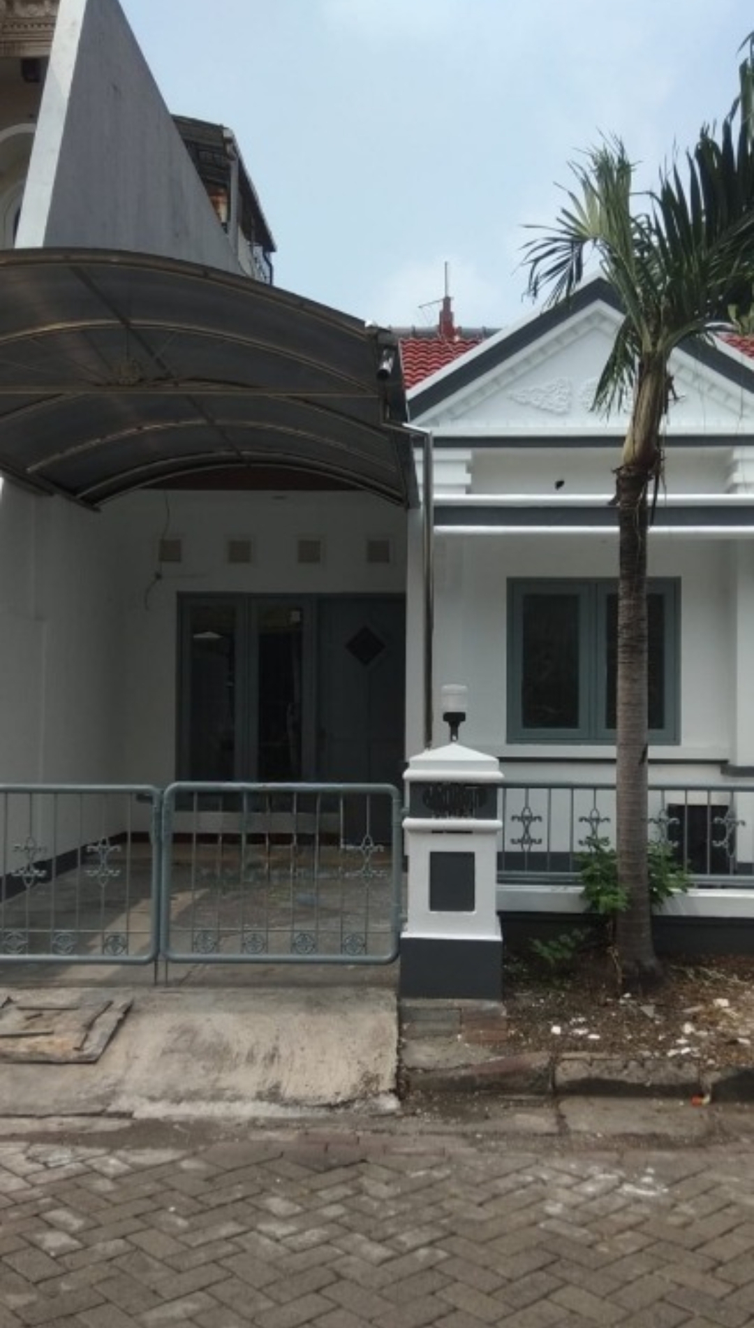Disewakan Murah Rumah di Taman Mutiara Surabaya Timur - Image 1