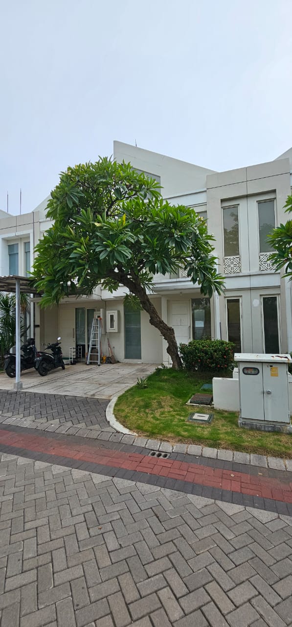 Dijual Lelang Rumah Modern di Grand Pakuwon Cluster Adelaide Surabaya - Image 1