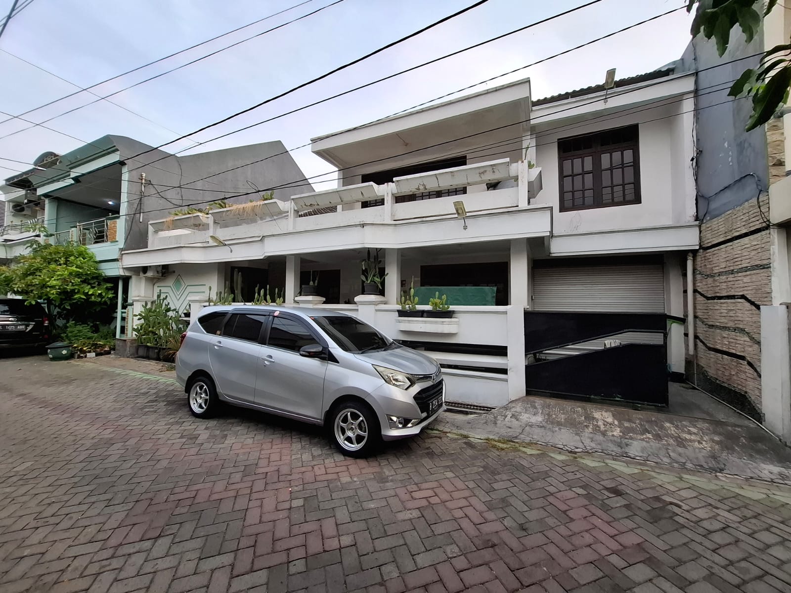 Dijual Rumah 2 Lantai Siap Huni Taman Pondok Indah Surabaya Barat - Image 1