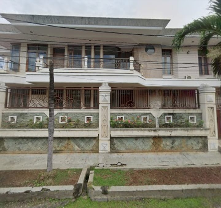 Dijual Rumah Mewah Strategis Lokasi Seruni Surabaya Pusat - Image 1