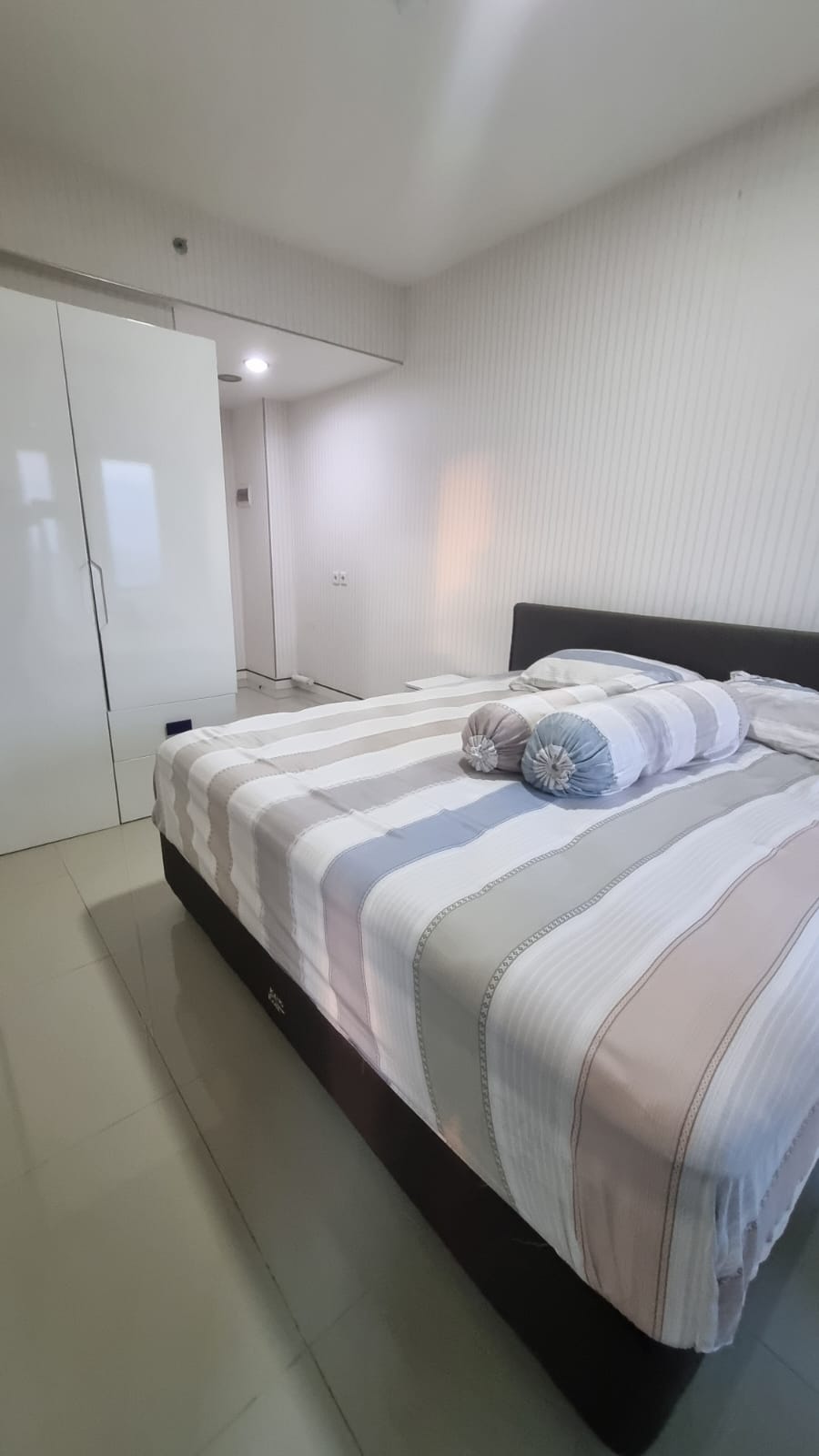 Disewakan Apartemen Semi Furnished City View di Orchard Pakuwon Mall Surabaya Barat - Thumbnail 2
