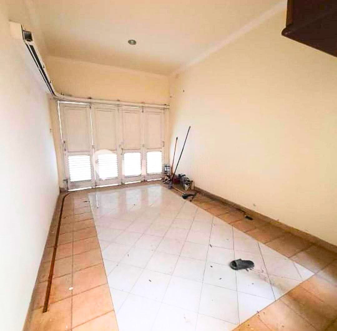 Dijual/Disewa Rumah Lokasi Strategis Siap Huni Tenggilis Surabaya Selatan - Thumbnail 3