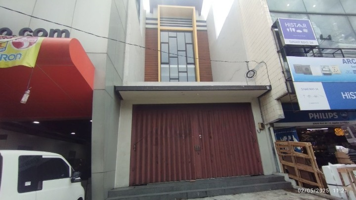 Disewakan Ruko 3 Lantai Bangunan Baru di Jagalan Surabaya Pusat - Image 1
