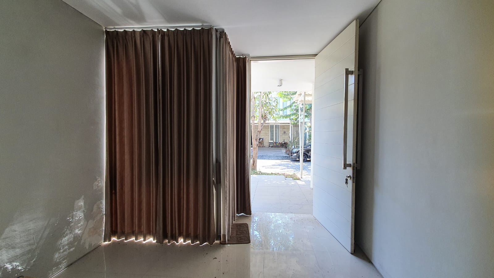 Dijual Rumah Nyaman di Greenlake Surabaya Barat - Thumbnail 2