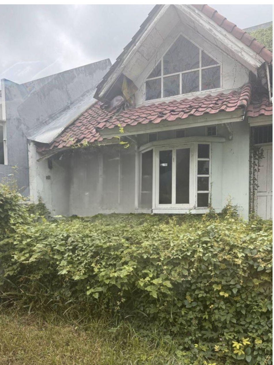 Dijual Rumah Hitung Tanah Lokasi Strategis di Citraland Surabaya Barat - Image 1