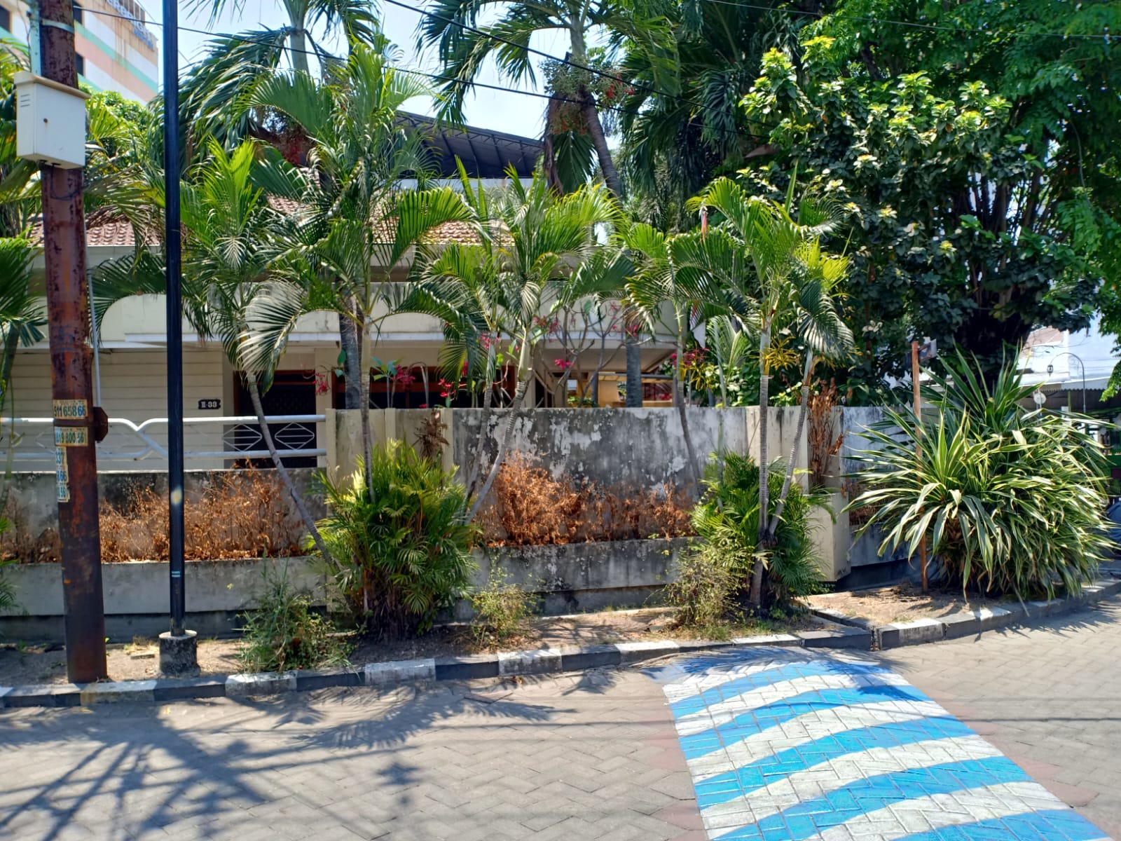 Disewakan Rumah Luas dan Strategis di Manyar Kertoarjo Surabaya Timur - Thumbnail 3