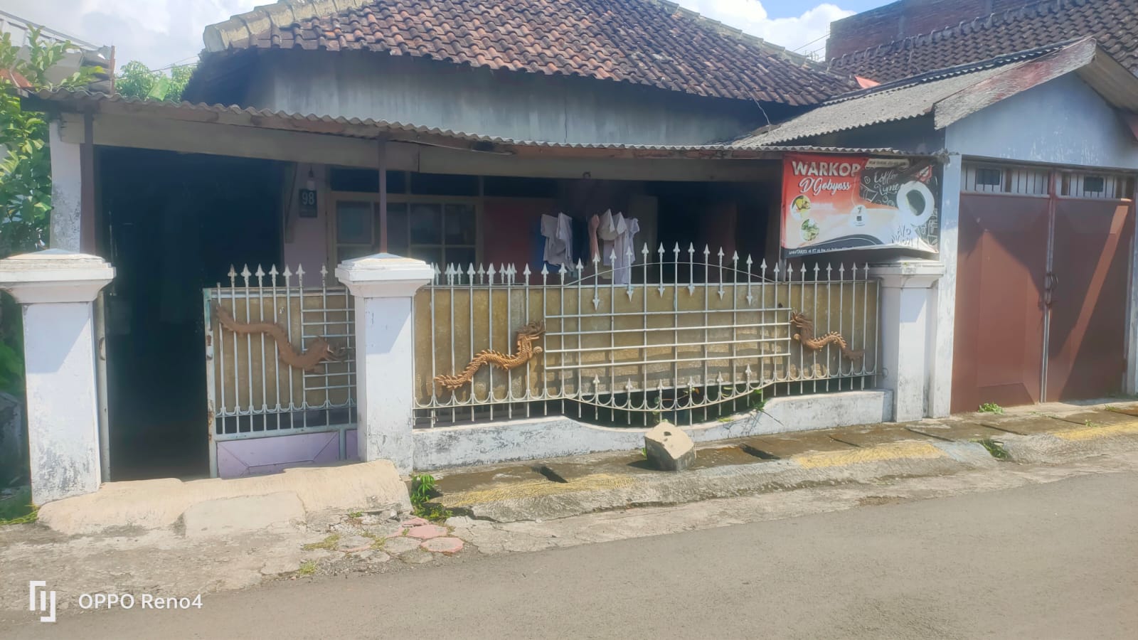 Dijual Rumah Nyaman Strategis Dekat Jalan Raya Protokol di Morotanjek Malang - Image 1
