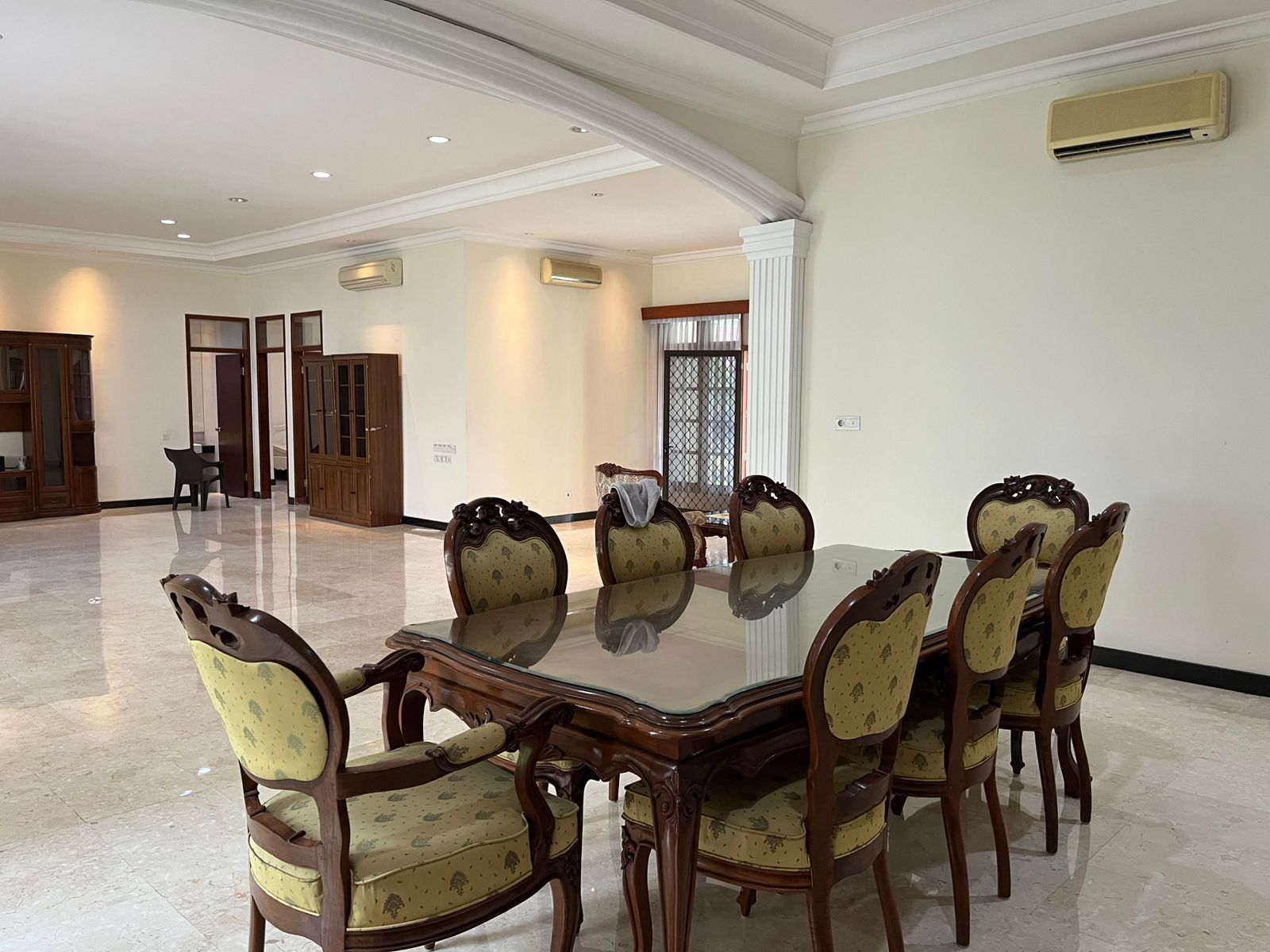 DIsewakan Rumah Mewah Furnished Siap Huni di Putat Indah Timur Surabaya Barat - Thumbnail 4